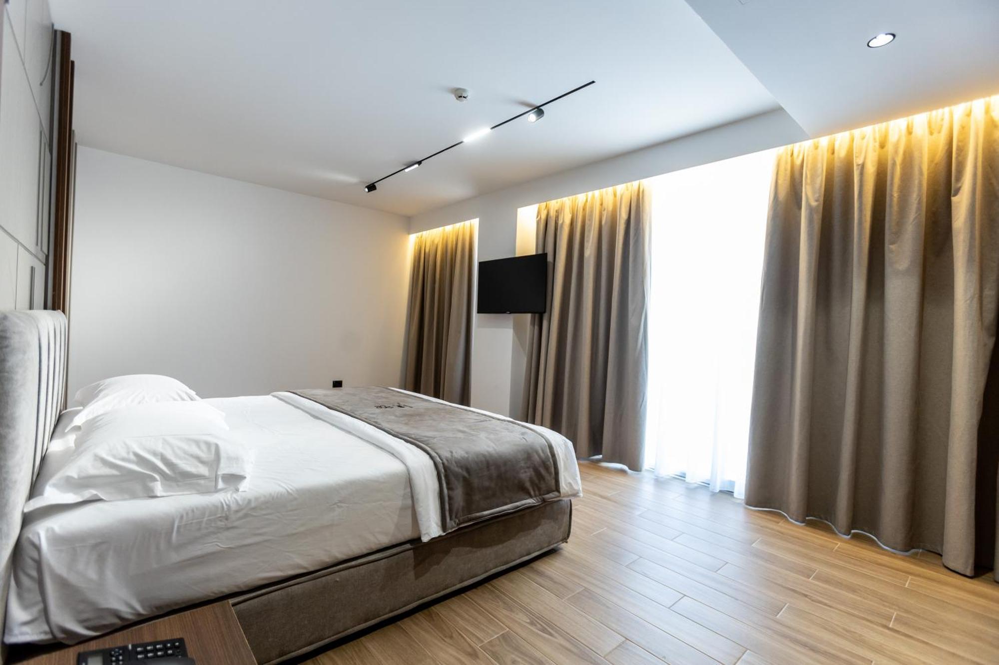 Bolt Boutique Hotel Lezhë Exterior foto